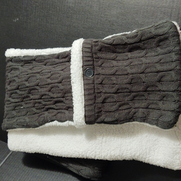 New Sherpa and knit scarf with pockets - Picture 1 of 3